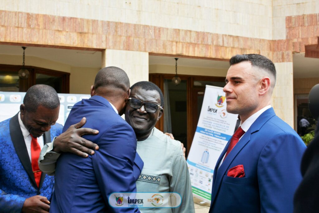 Cérémonie Officielle de Signature Tripartite Etat Du Cameroun - Impex Trading Sarl - Investisseurs