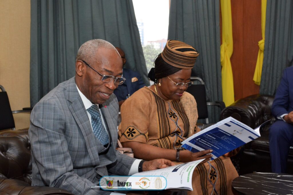 Cérémonie Officielle de Signature Tripartite Etat Du Cameroun - Impex Trading Sarl - Investisseurs