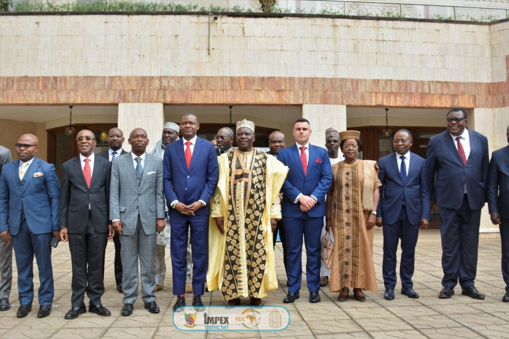 Cérémonie Officielle de Signature Tripartite Etat Du Cameroun - Impex Trading Sarl - Investisseurs