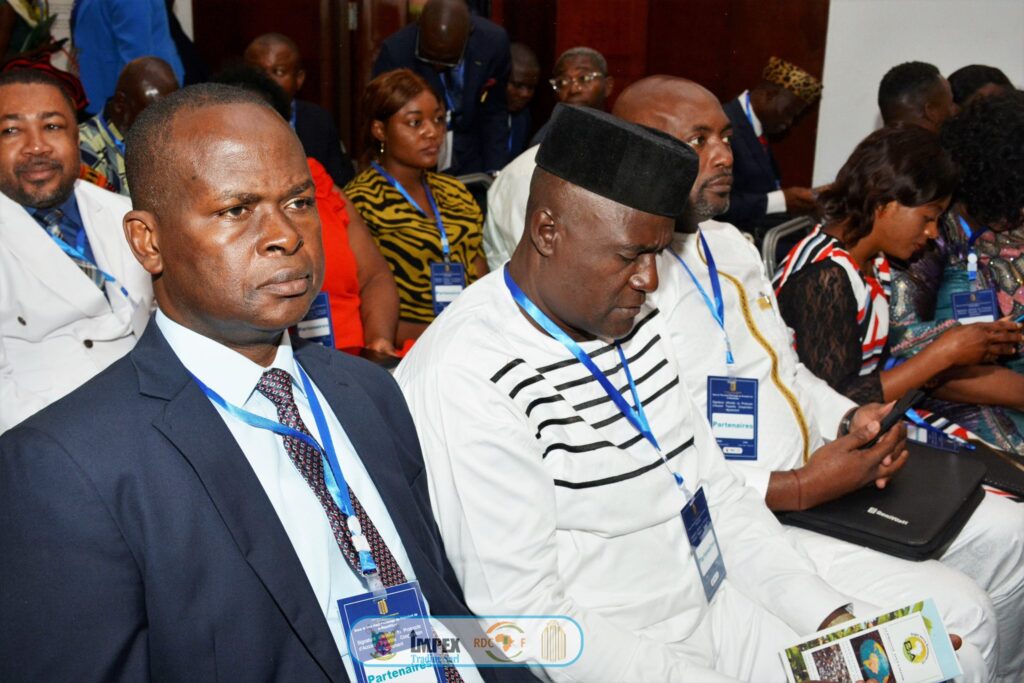 Cérémonie Officielle de Signature Tripartite Etat Du Cameroun - Impex Trading Sarl - Investisseurs