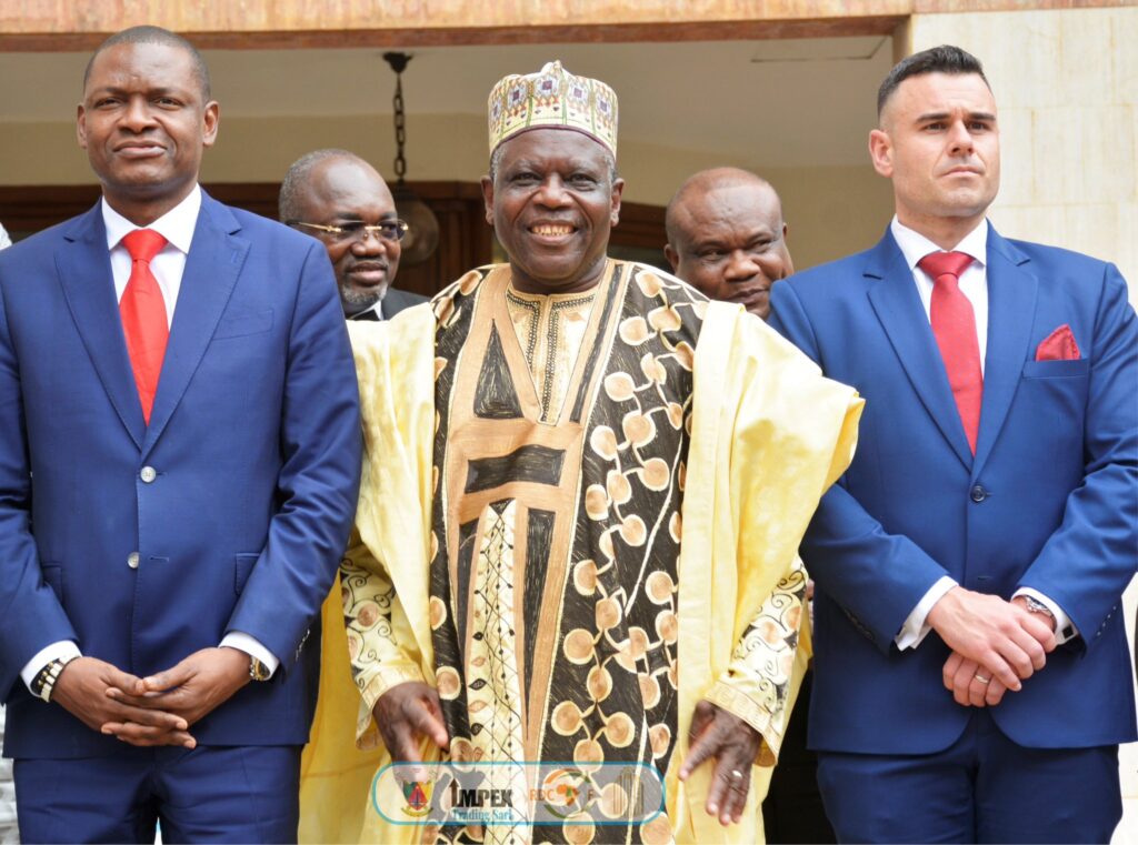 Cérémonie Officielle de Signature Tripartite Etat Du Cameroun - Impex Trading Sarl - Investisseurs