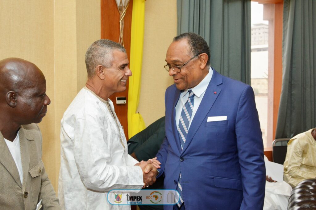 Cérémonie Officielle de Signature Tripartite Etat Du Cameroun - Impex Trading Sarl - Investisseurs