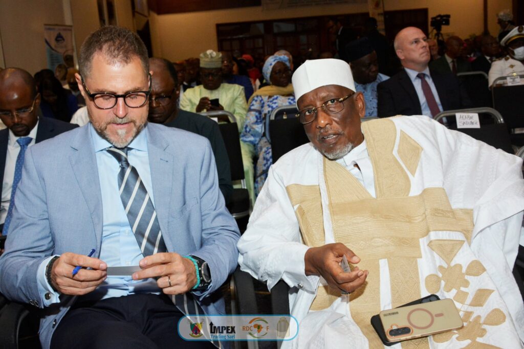Cérémonie Officielle de Signature Tripartite Etat Du Cameroun - Impex Trading Sarl - Investisseurs