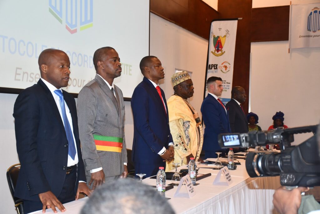 Cérémonie Officielle de Signature Tripartite Etat Du Cameroun - Impex Trading Sarl - Investisseurs